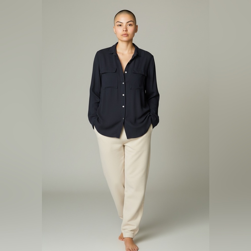 Gap Women’s Black Long Sleeve Button Down Shirt. Size M. SKU 140